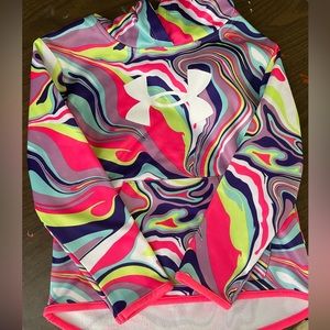 Under armor girls size 5, brand new never worn.